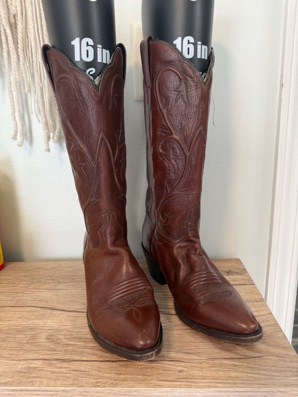 Dan Post Tan Men’s Leather Western Boots with Embossed Stitching Size 9 - Picture 2 of 13